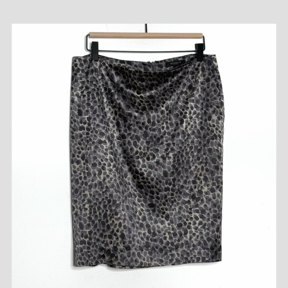 Ann Taylor Silk Skirt Black Grey Silver Snow Leopard Print Animal Print Size 8 - Picture 1 of 9